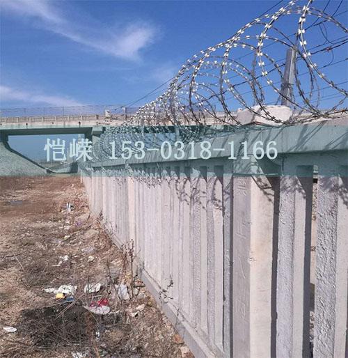 郑州加高网片厂家、产品图片及防护栏应用解析