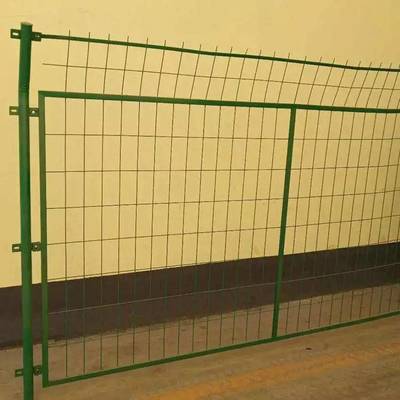 沈阳试验田棚外铁丝防护栏防撞设施 守护农田安全，构筑坚实防线